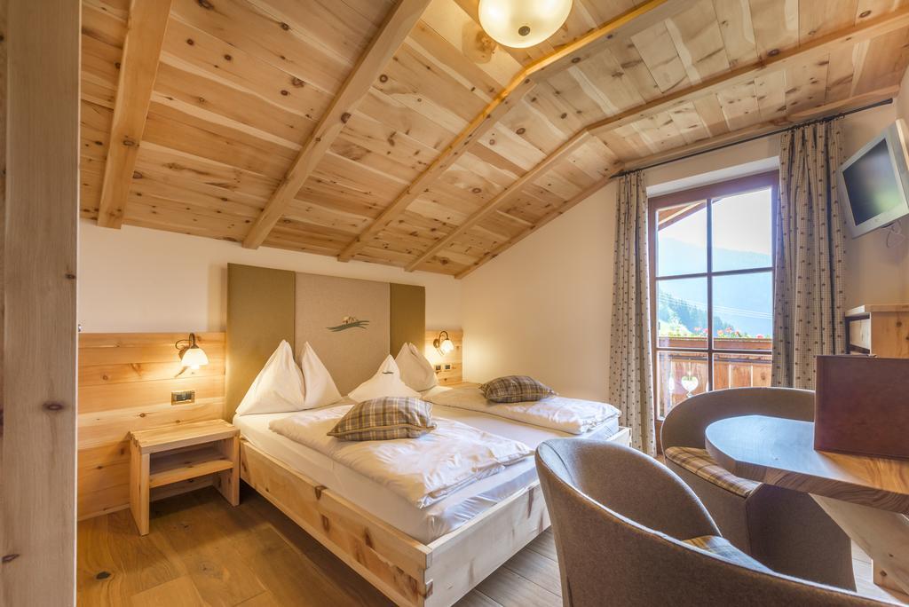 Hotel Kompatscherhof Luson Εξωτερικό φωτογραφία